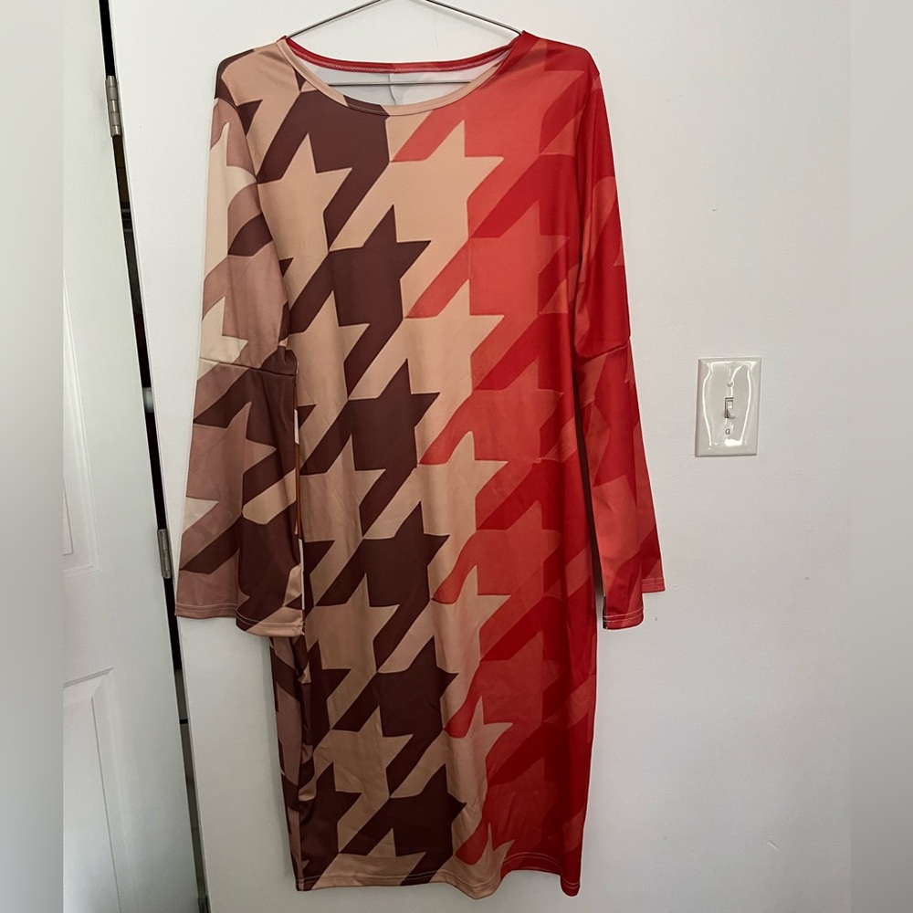 Women's Red and Brown Houndstooth Shift Dress